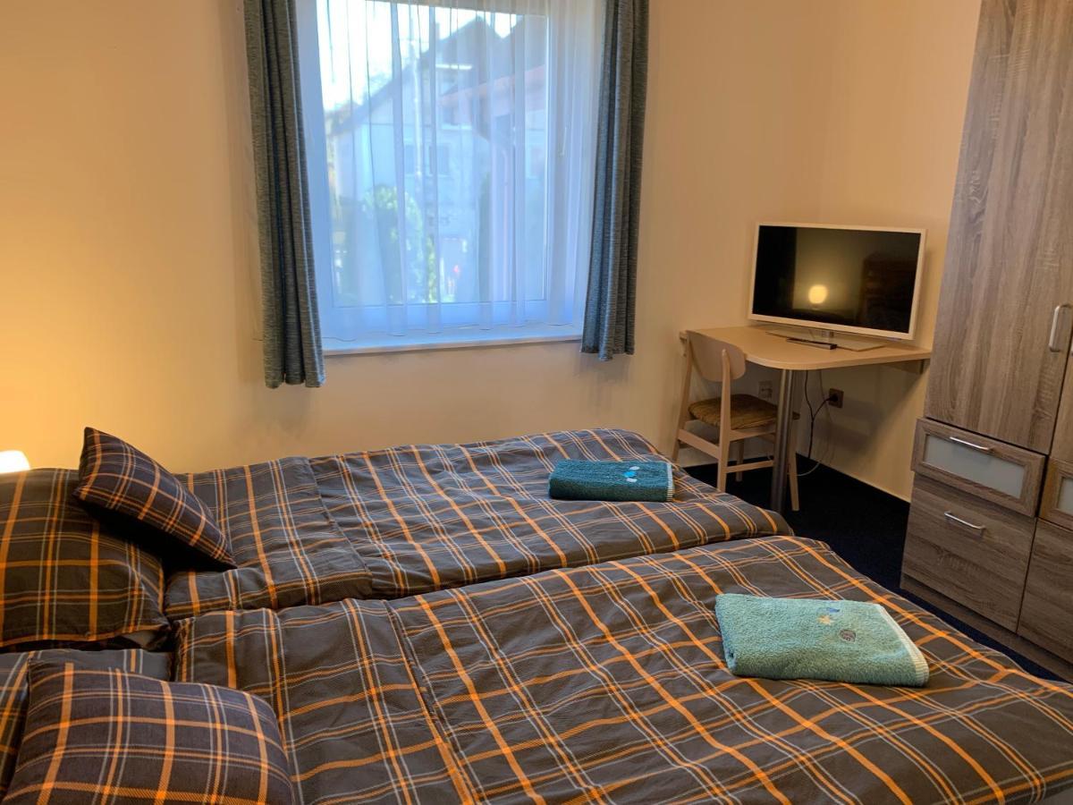 Apartman Tinasol Мошонмадьяровар Экстерьер фото