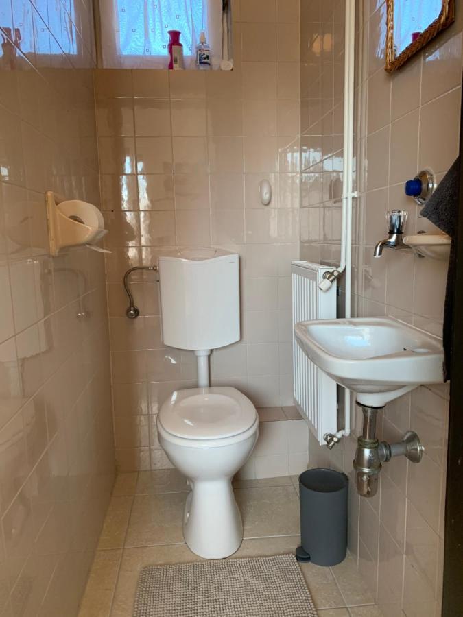 Apartman Tinasol Мошонмадьяровар Экстерьер фото