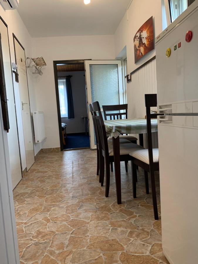 Apartman Tinasol Мошонмадьяровар Экстерьер фото